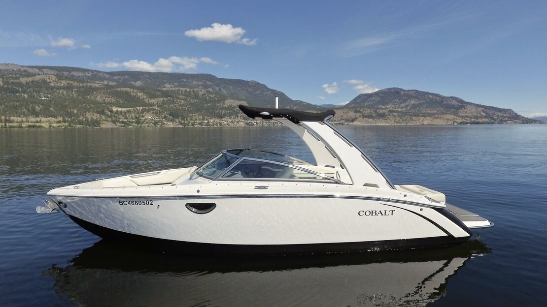 Sleek. Powerful. Aggressive. The Cobalt Yacht R5  is an eye catcher with its classy, stylish exterior.