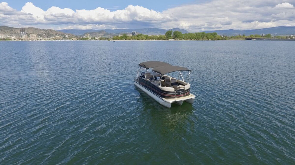 A relaxing cruise aboard a spacious, luxury pontoon
